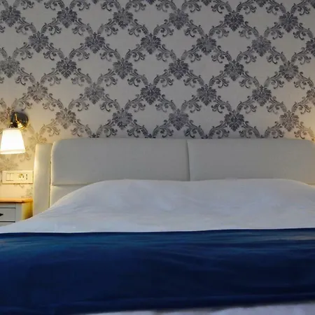Lovelystay Oldtown Apartment *