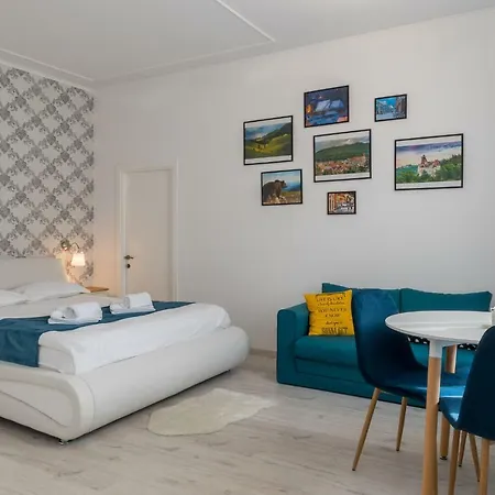Lovelystay Oldtown * Brasov