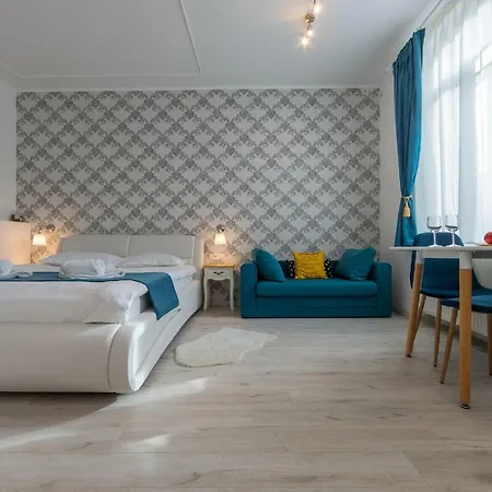 Lovelystay Oldtown Апартаменты Брашов