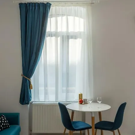Lovelystay Oldtown Apartment *